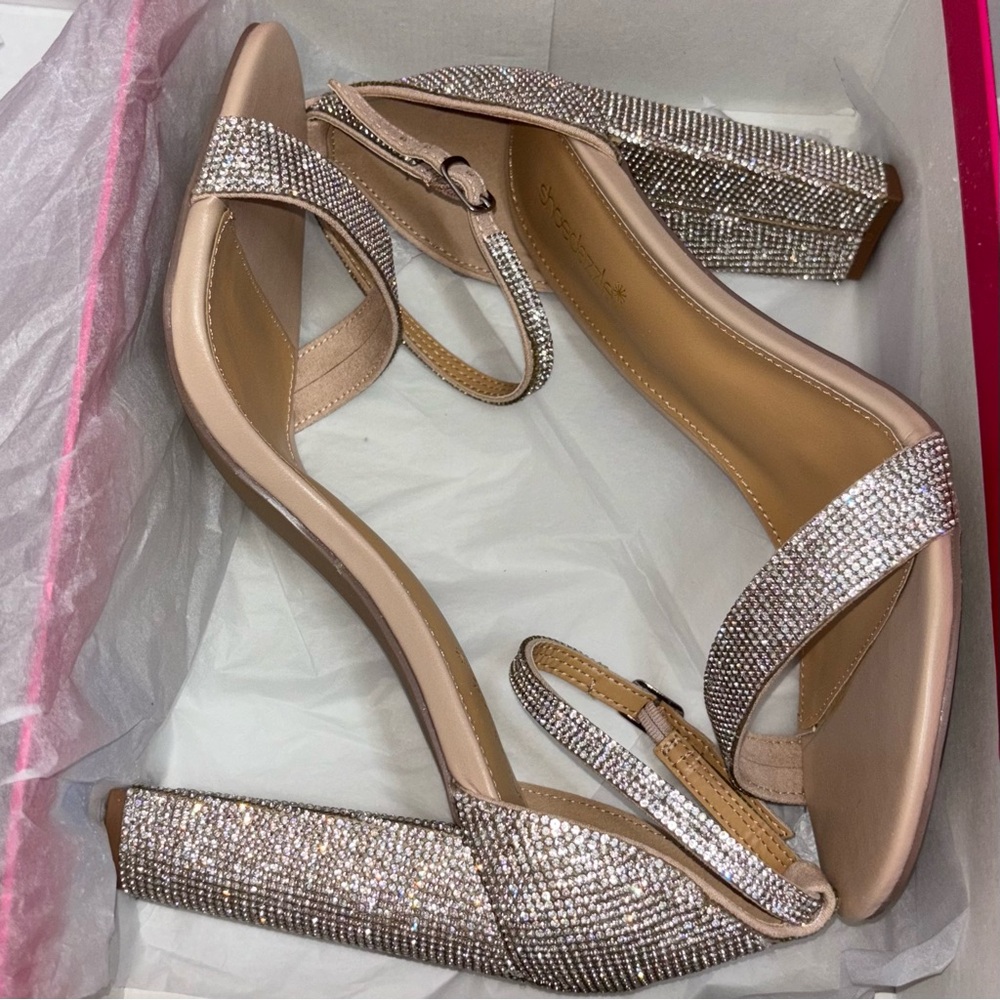 Shoe dazzle old Lyvia  rhinestone chunky heel sandal size 10